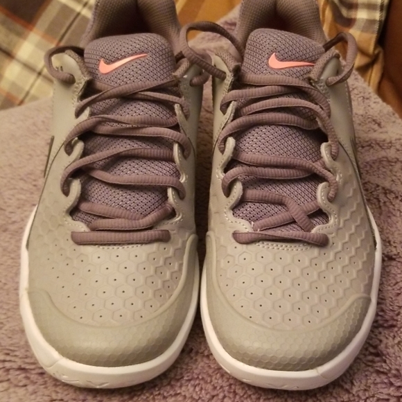 Nike women's Air Zoom Resistance - Picture 5 of 5